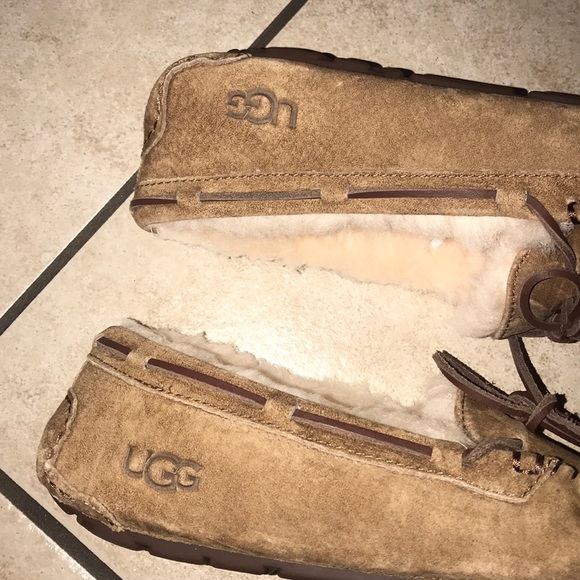 COPY - Women’s UGG DAKOTA CHESTNUT SLIPPERS - Picture 3 of 9